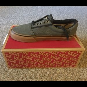 Black/gum men’s vans